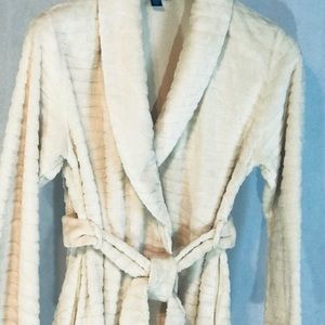 Jones New York soft fluffy robe.